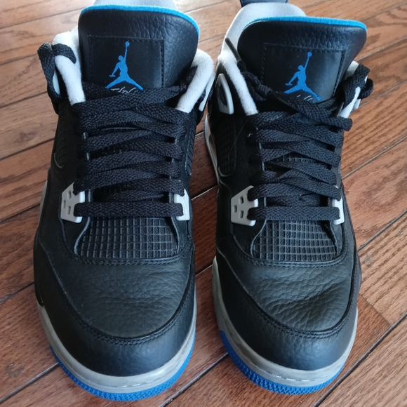 🚫SOLD🚫 Air Jordan 4 Retro - Picture 3 of 8